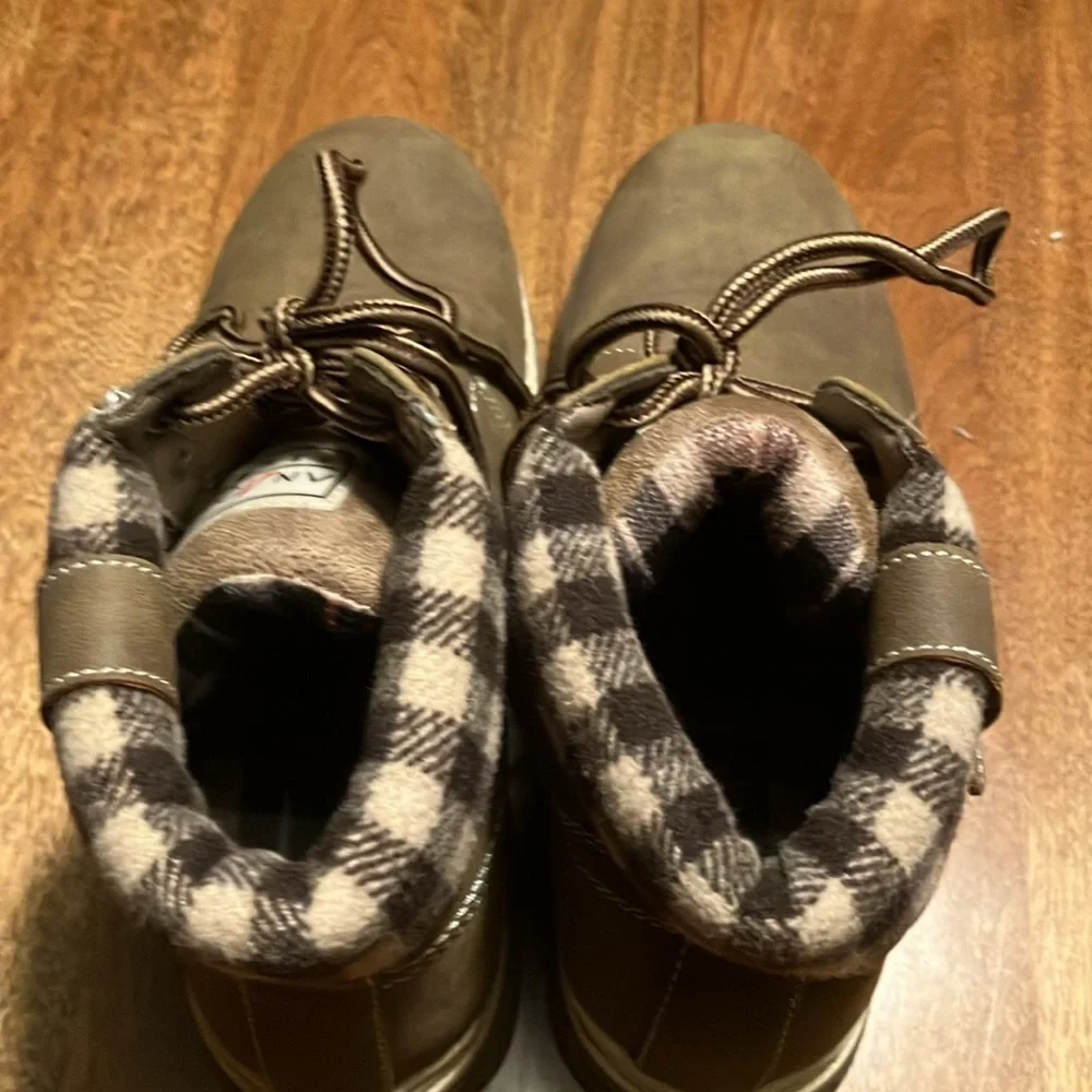 Anjou Femme flannel lined leather lace up boots size 6
